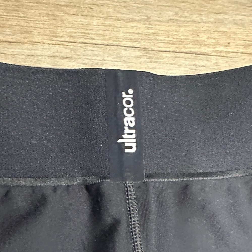 ULTRACOR Set  Women's Collegiate Black Leggings and Top with Silver Accents - Picture 5 of 16